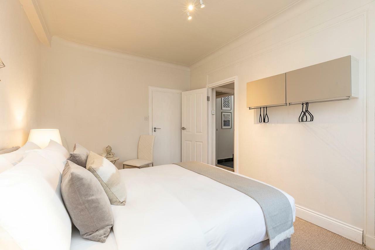 Grand Swiss Cottage Apartment London Exterior foto