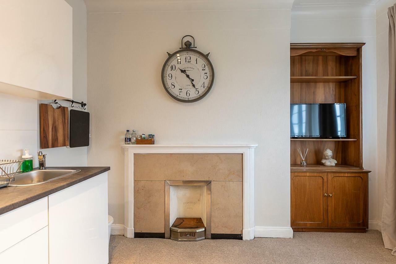 Grand Swiss Cottage Apartment London Exterior foto