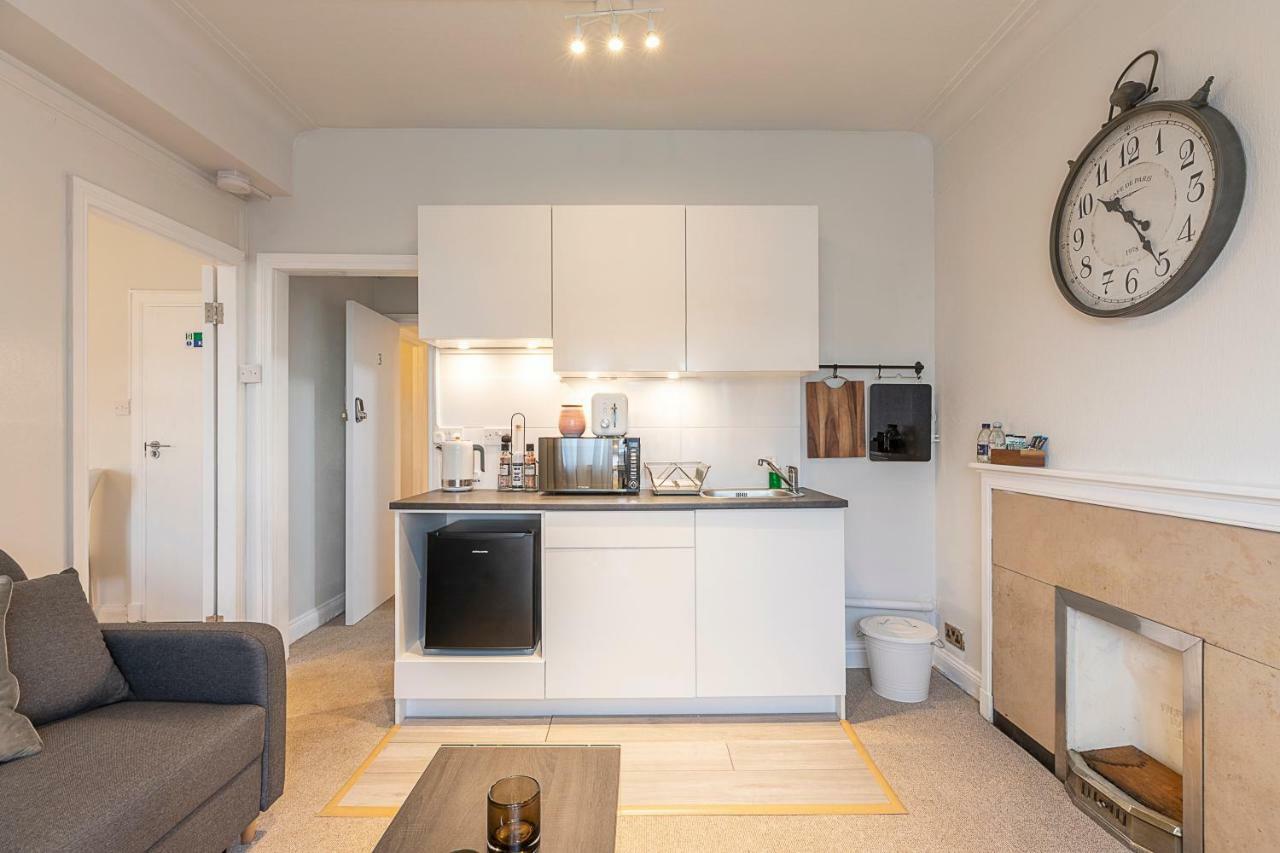 Grand Swiss Cottage Apartment London Exterior foto